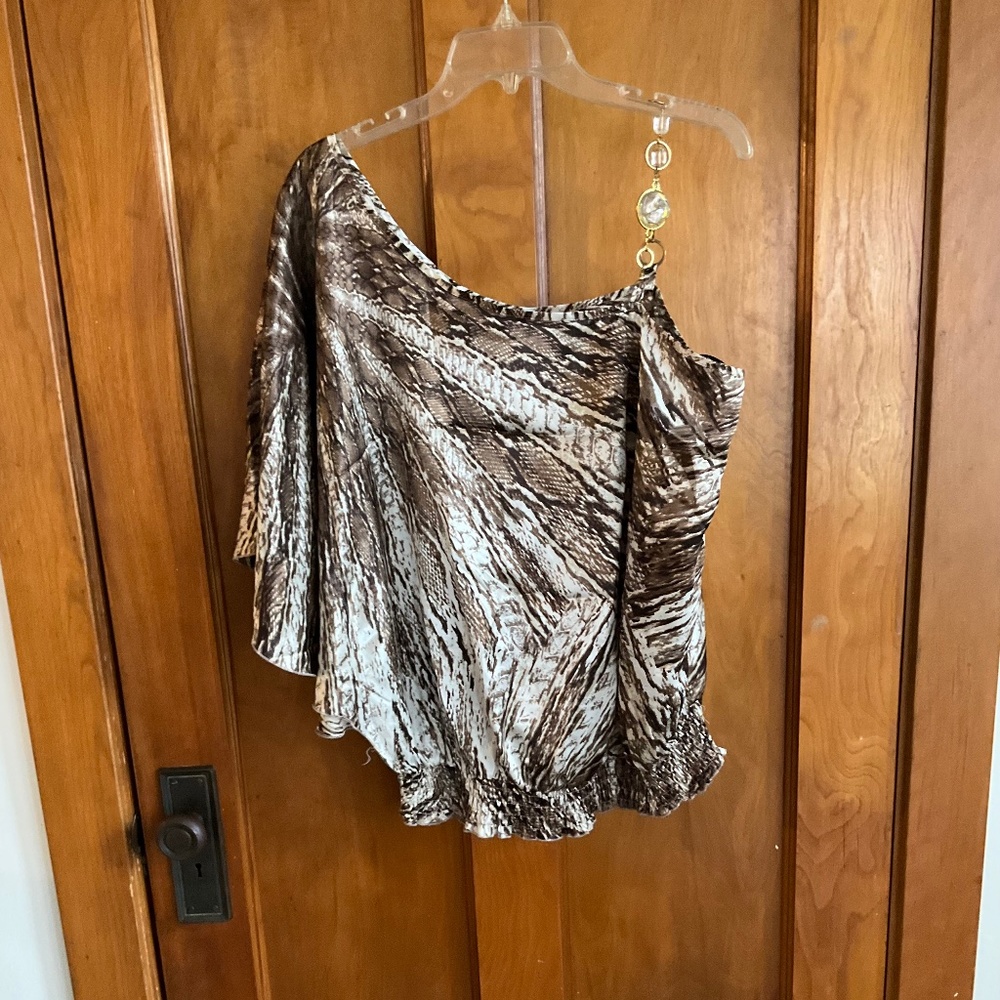 Off shoulder butterfly blouse